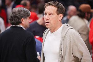 布克谈老板打名人赛：我很确定他请了教练 他会准备得很充分