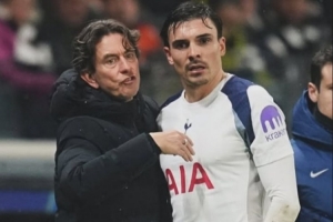 帕利尼亚社媒告别弗兰克：感谢你所做的一切，教练