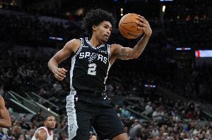 能攻善传！榜眼哈珀8中6贡献15分6助 正负值+27