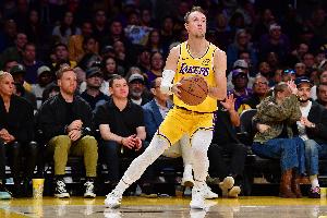 高级货就是高级货！肯纳德8中5拿到14分2板5助 得分全队最高