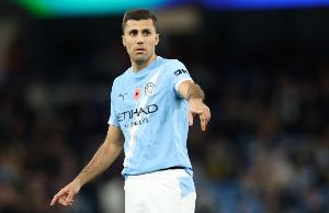 父亲：罗德里拿到了国家体育奖和金球奖，作为父母真的不敢相信