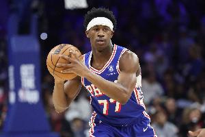 不在状态！探花埃奇库姆半场9投仅3中拿到6分 正负值-25