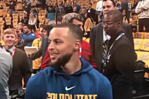 这像不像你遇到班主任的样子，当库里在球场上遇见高中班主任时！